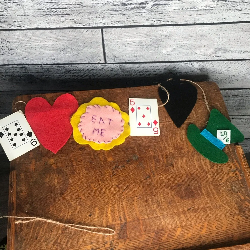 Del Hand Crafted Cheshire Cat Garland Banner For Tea Party/Birthday Decor Alice